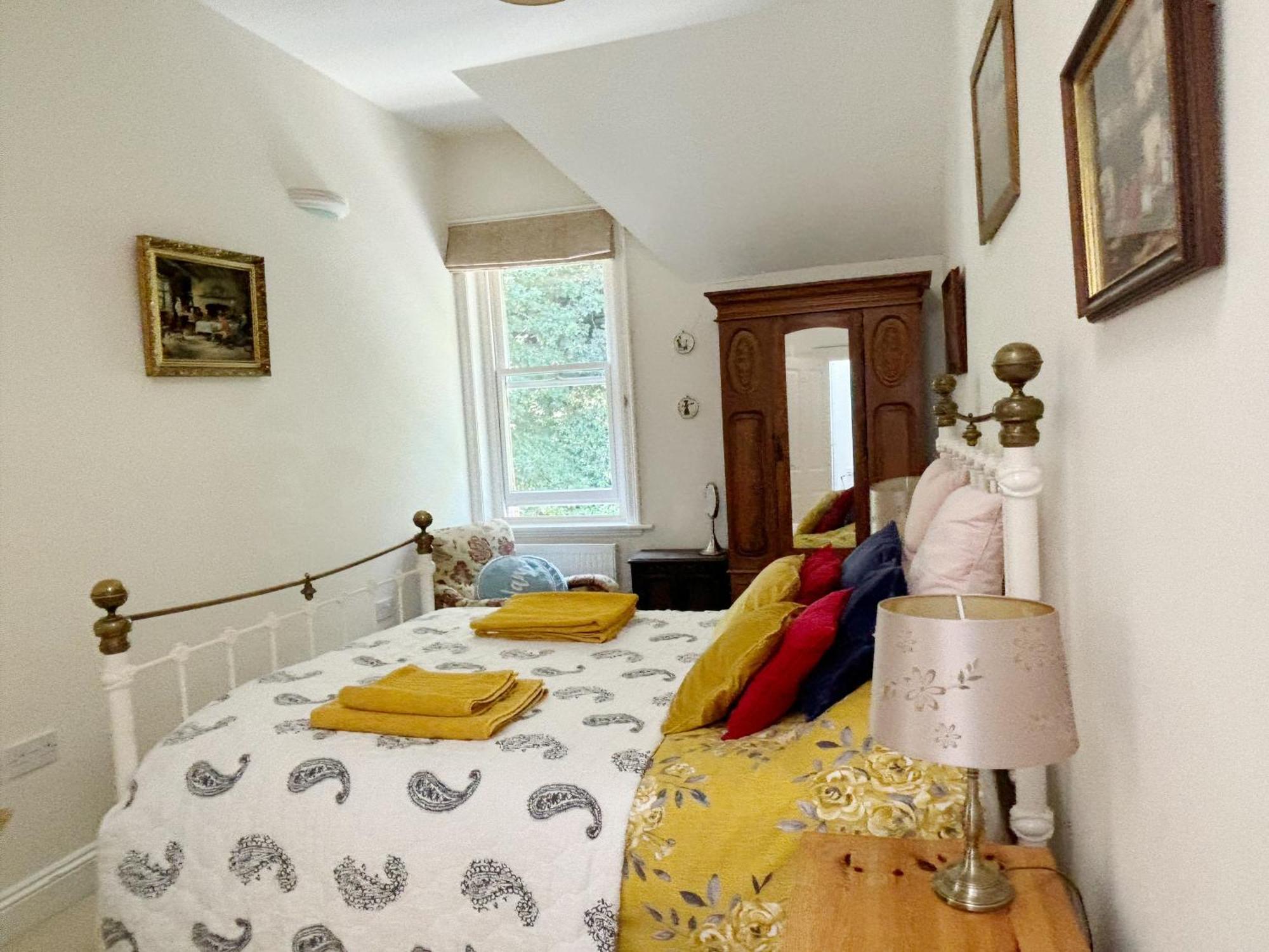 Spacious Town-Centre Apartment With Stunning Views Great Malvern Extérieur photo